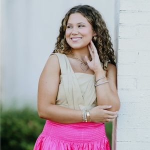 Meet your Posher, Romie